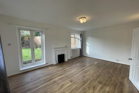 3 bedroom bungalow to rent, Sandy Lane South, Wallington SM6