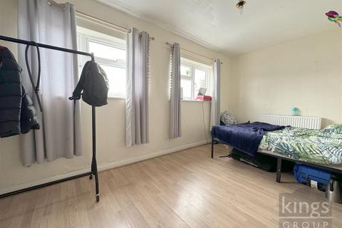 3 bedroom maisonette for sale, Rosemary Avenue, Enfield