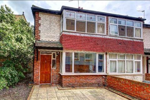 4 bedroom terraced house to rent, Oaklea Passage, KT1