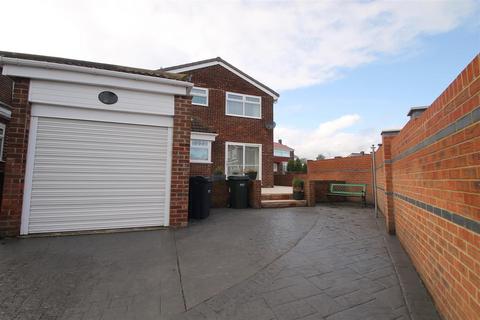 3 bedroom detached house to rent, Prestwick Drive, Wardley, Gateshead