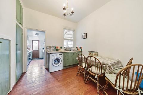 6 Birkhall Road, London, SE6 1TE