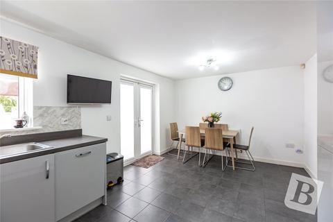 4 bedroom detached house for sale, Radwinter Mews, Wickford, Essex, SS12