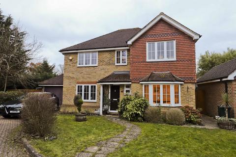 4 bedroom detached house to rent, Holm Grove, North Hillingdon