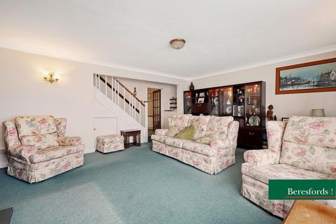 3 bedroom terraced house for sale, Skreens Court, Chelmsford, CM1