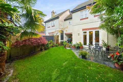 3 bedroom terraced house for sale, Holders Close, Billingshurst, RH14