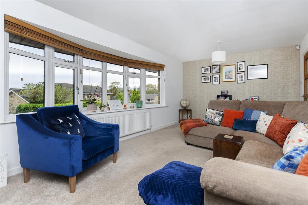 Bramleys Estate Agents - Maple Grove (25).jpg