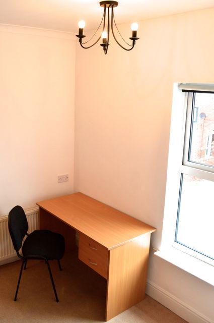 Drake St Small bedroom 3.jpg