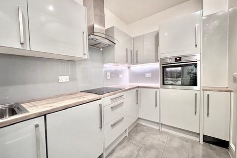 2 bedroom flat to rent, London W1H