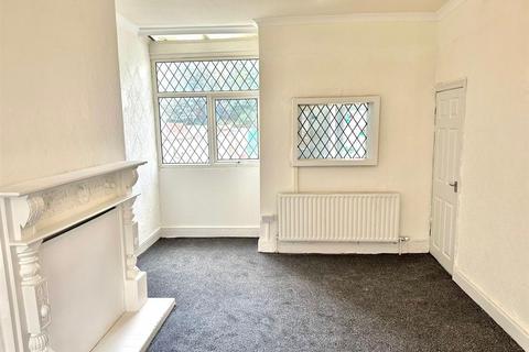 3 bedroom terraced house to rent, Moston Lane, Manchester