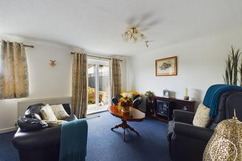 40 Barnard Way, Leeds, LS15 8UX