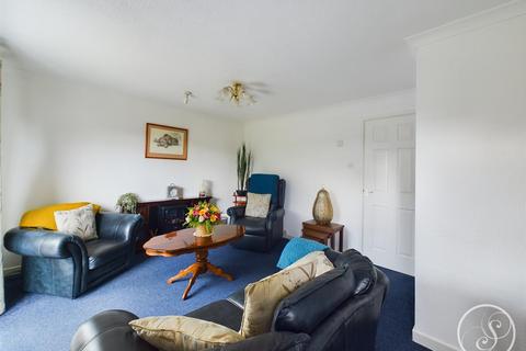 40 Barnard Way, Leeds, LS15 8UX