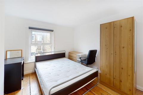 3 bedroom apartment to rent, Solon Road, Brixton