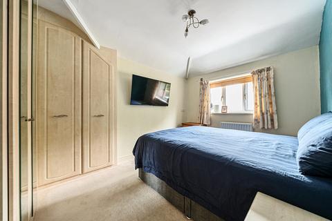 3 bedroom end of terrace house for sale, WOKING