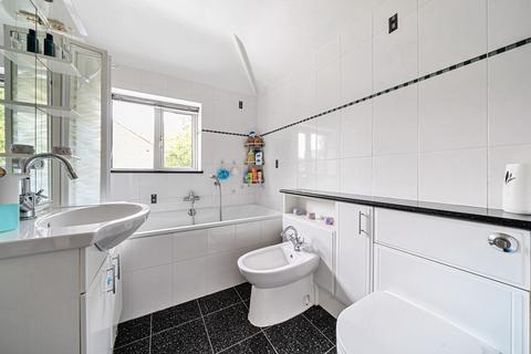 74 Lambourne Crescent, Woking, GU21 5RQ