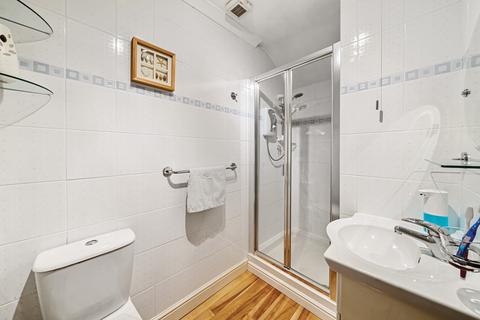 74 Lambourne Crescent, Woking, GU21 5RQ