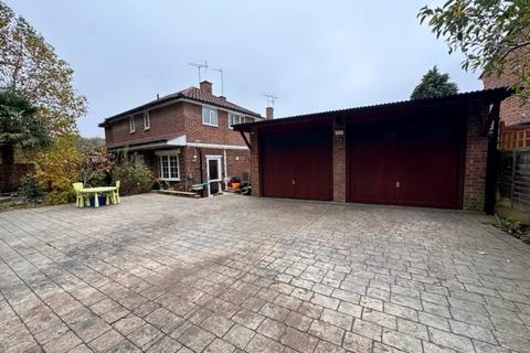 3 bedroom end of terrace house for sale, WOKING