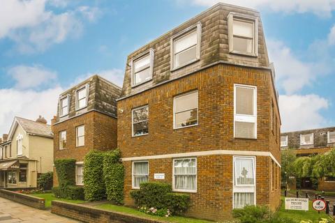 2 bedroom flat to rent, Church Road, Teddington TW11