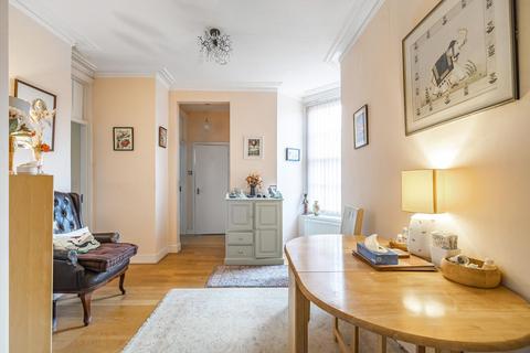 2 bedroom maisonette for sale, Garden Road, St John's Wood