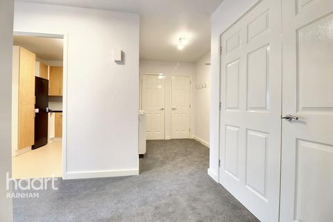 1 bedroom apartment for sale, Lower Mardyke Avenue, Rainham