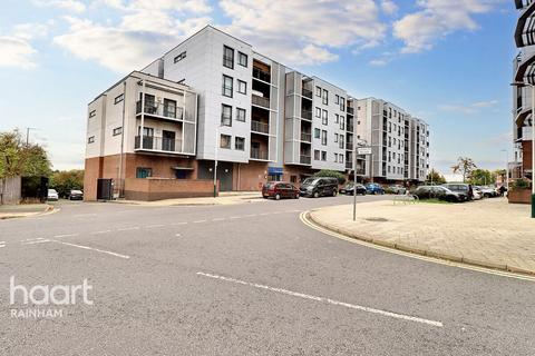 1 bedroom apartment for sale, Lower Mardyke Avenue, Rainham