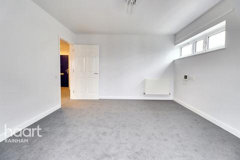 1 bedroom apartment for sale, Lower Mardyke Avenue, Rainham