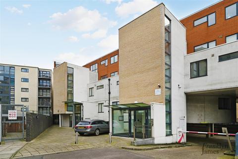 2 bedroom apartment for sale, Andersens Wharf, 20 Copenhagen Place, Limehouse, E14