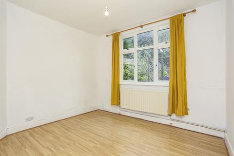 2 bedroom flat to rent, Kingsground Cedar Court SE9