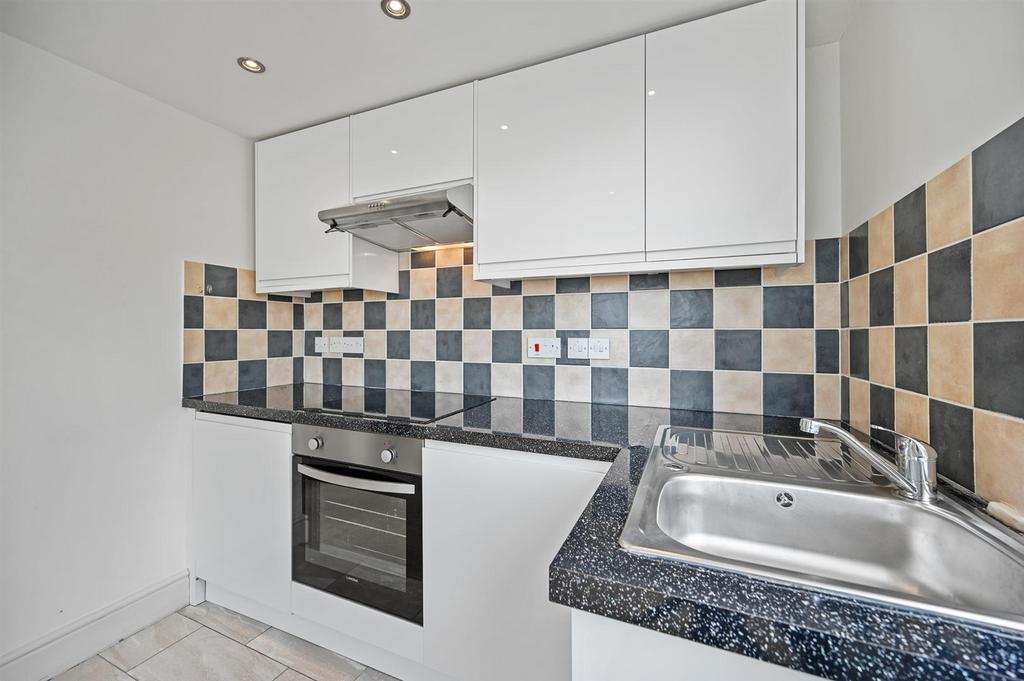 Asheridge Road, Chesham, HP5 1 bed flat to rent £900 pcm (£208 pw)