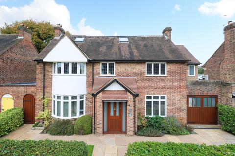 4 bedroom link detached house for sale, Oaklands Avenue, Esher, Surrey, KT10