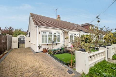 2 bedroom detached bungalow for sale, Rochefort Drive, Rochford SS4