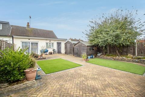 2 bedroom detached bungalow for sale, Rochefort Drive, Rochford SS4