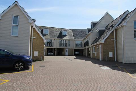 2 bedroom house to rent, Willow Mews, Herne Bay