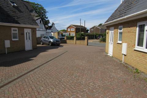 2 bedroom house to rent, Willow Mews, Herne Bay