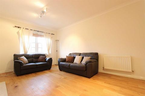 2 bedroom flat to rent, Stone Court, Donovan Place, N21