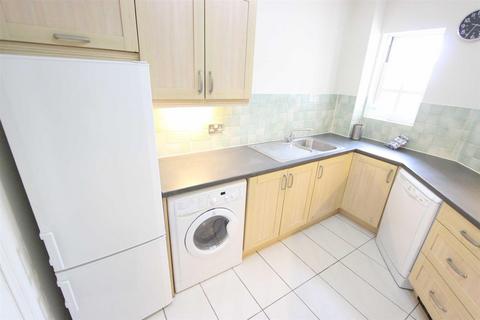 2 bedroom flat to rent, Stone Court, Donovan Place, N21