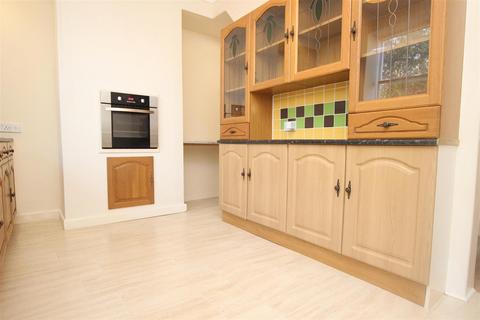 2 bedroom terraced house to rent, Clarence Street, Darwen, Lancashire, BB3 1HQ