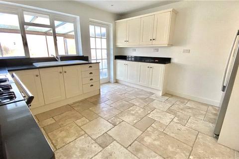 4 bedroom bungalow for sale, Cotwell Avenue, Waterlooville, Hampshire