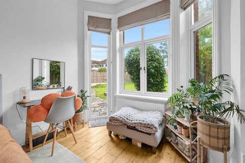 Flat 1, 7 Highland Road, Bromley, BR1 4AA