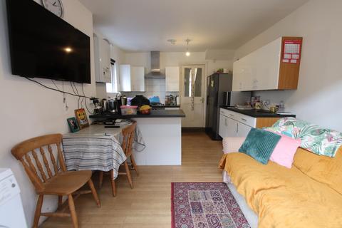 3 bedroom terraced house for sale, Whitburn Road, London SE13