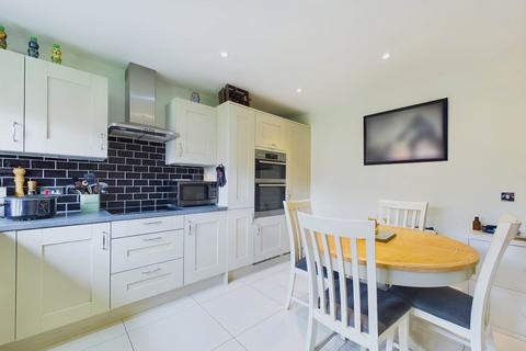 4 bedroom detached house for sale, Perrine Close, Aylesbury HP18