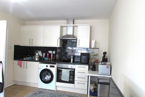 2 bedroom flat to rent, Locket Road, Harrow Wealdstone, Middlesex HA3