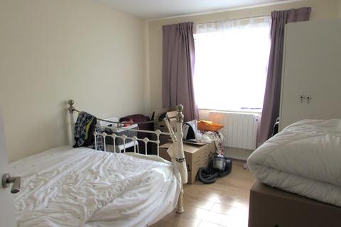 2 bedroom flat to rent, Locket Road, Harrow Wealdstone, Middlesex HA3