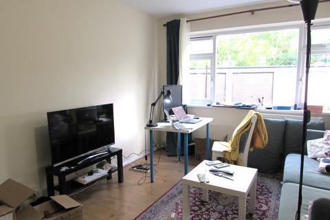 2 bedroom flat to rent, Locket Road, Harrow Wealdstone, Middlesex HA3