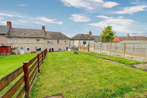 3 bedroom end of terrace house for sale, Sycamore Road, Chesterfield S43