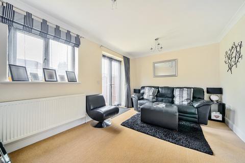 2 bedroom terraced house for sale, Charlton Road, Shepperton, TW17