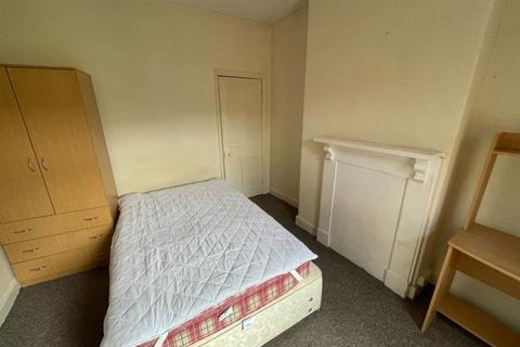 3 bedroom terraced house to rent, Grasmere Street, Leicester