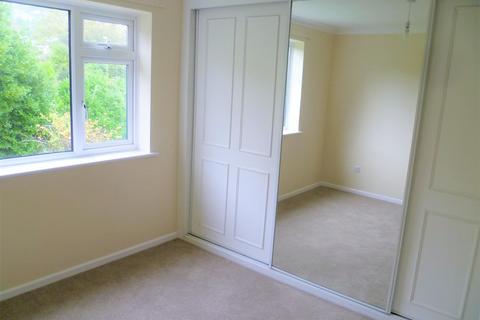 2 bedroom apartment to rent, Eadon Close, Weymouth