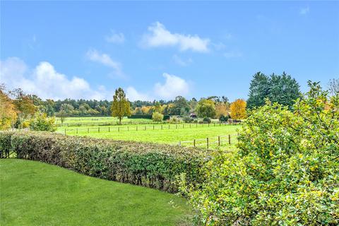 4 bedroom detached house to rent, Whitmoor Lane, Sutton Green, Guildford, Surrey, GU4