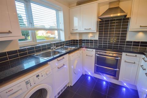 2 bedroom terraced house to rent, Deepwell View, Halfway, S20