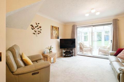 24 Balmoral Close, Tamworth, B79 8RF
